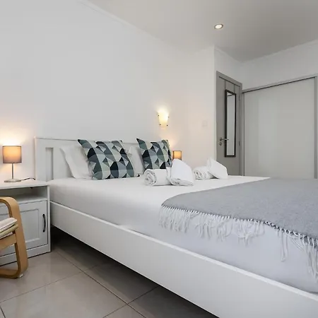 Wonderful Da Rocha Flat By Lovelystay * Портиман